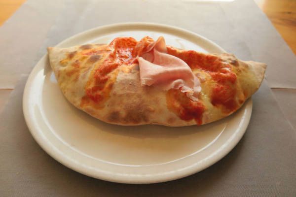 Tomate, mozzarella, jamón, champiñones