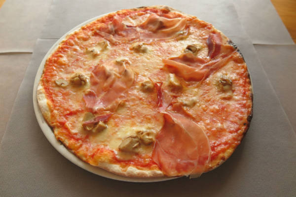 tomato, mozzarella, parma ham, porcini mushroom