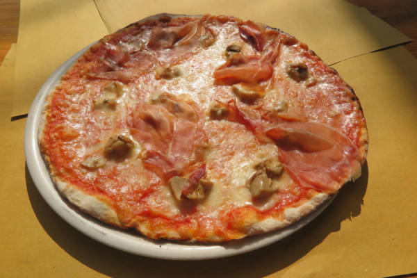 tomato, mozzarella, parma ham, porcini mushroom