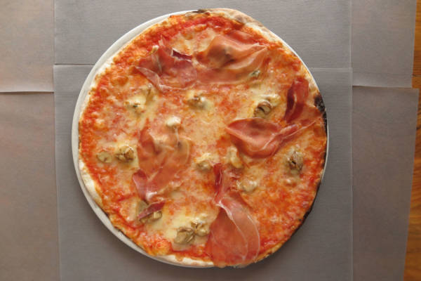 tomato, mozzarella, parma ham, porcini mushroom