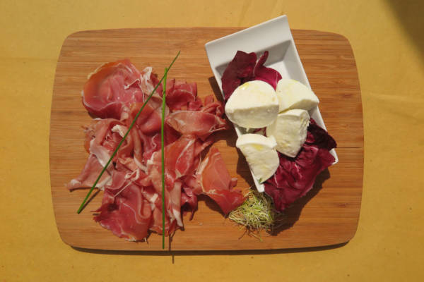 Buffalo mozzarella, parma ham