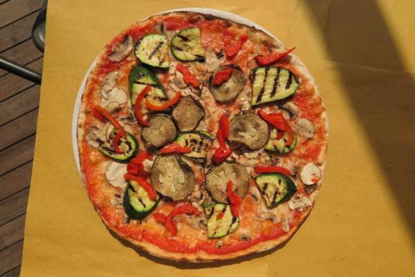 tomato, mozzarella, sweet peppers, zucchini,aubergines, mushrooms
