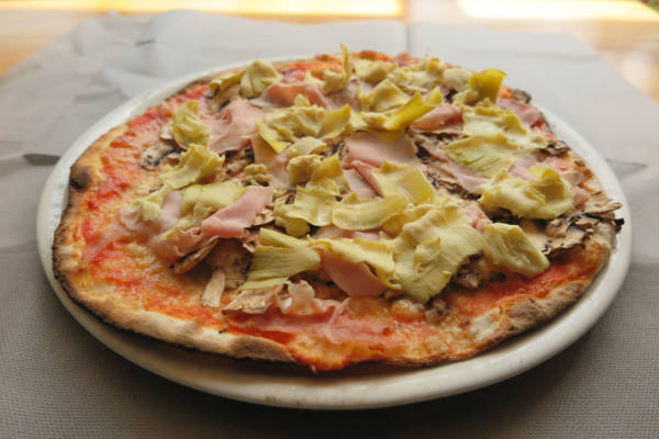 tomato, mozzarella, artichokes, ham and mushrooms