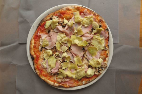 tomato, mozzarella, artichokes, ham and mushrooms