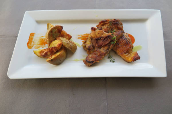 Chicken Thigh “Payés” with Roasted Potato